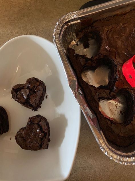 Heart Shaped Baking Aesthetic, Heart Brownies Aesthetic, Heart Baking Aesthetic, Brownies Heart Shaped, Brownie Cookies Aesthetic, Making Brownies Aesthetic, Aesthetic Brownies Pictures, Heart Shape Brownies, Brownie Recipes Aesthetic