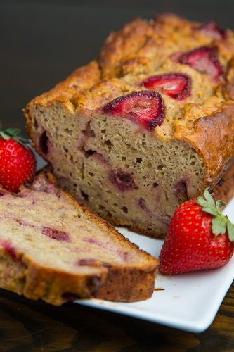 A recipe for Strawberry Greek Yogurt Banana Bread : A moist, light and fluffy strawberry banana bread with Greek yogurt. Yoghurt Banana, Bread Strawberry, Strawberry Greek Yogurt, Greek Yogurt Banana Bread, Yogurt Banana Bread, Yogurt Strawberry, Banana Pecan Bread, Yogurt Bread, Strawberry Banana Bread