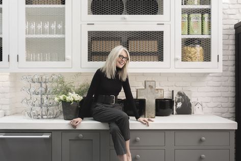 Take A Peek Inside The Rustic Dream Home Diane Keaton Designed For Herself Dianne Keaton, Diane Keaton, Farmhouse House, Wine Design, Wolf Design, Los Angeles Homes, Celebrity Houses, Barn House, Cheap Home Decor