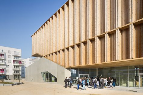 Sports Center in Neudorf / Atelier Zündel Cristea | ArchDaily Wood Facade, Wooden Facade, Timber Architecture, Sports Center, Wood Architecture, Sport Hall, Cultural Architecture, Main Entrance, Facade Architecture