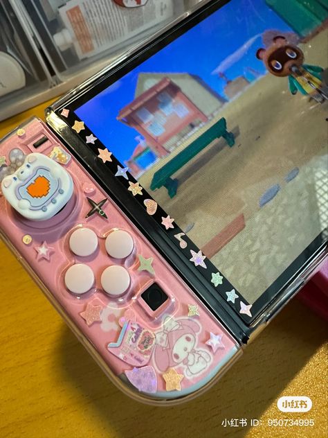 Kawaii Nintendo Switch Case, Decorated Nintendo Switch, Nintendo Switch Stickers, Nintendo Switch Decoration, Nintendo Switch Aesthetic Kawaii, Nintendo Switch Decoration Ideas, Cute Nintendo Switch, Nintendo Switch Aesthetic Case, Switch Lite Aesthetic