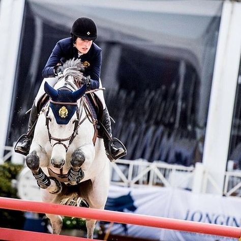 In the saddle: wishing our new brand ambassador @jessicaspringsteen best of luck in the Longines Global Champions Tour in Hamburg tomorrow!Photo: Lucio Landa Jessica Springsteen, Patti Scialfa, Hunter Jumper Horses, Show Jumping Horses, Horses Equestrian, Equestrian Helmet, Horse Aesthetic, English Riding, Horse Blankets