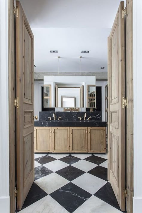 9 Spaces That Made Us Want Black & White Checkered Floors - Checkered Tile, Marble Bathroom Floor, Bold Tile, Checkerboard Floor, Beautiful Flooring, Black White Checkered, Black And White Tiles, Black Checkered, Black Floor