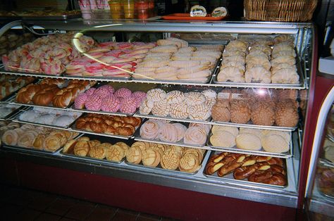 Rica's Panderia. Photo by Arlene Illa at Cureton Elementary, Alum Rock, San Jose, CA Pan Dulce Bar Mexican Weddings, Mexican Panderia, Pan Dulce Background, Mexican Pan Dulce, Mexican Pastries Pan Dulce, Panaderia Rosetta Mexico City, Mexican Dessert Recipes, Dessert Bread, California Dreaming