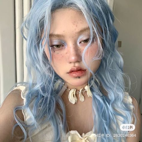 Light Blue Hair Aesthetic, Cool Colored Hair, Blue Haired Characters, Hair Dye Inspo Aesthetic, Blue Hair Character, Blue And White Hair, Ocean Hair, Light Blue Hair, Dyed Hair Inspiration