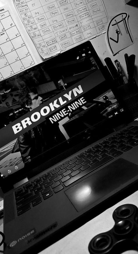 Wallpaper Brooklyn 99, Navya Core, Brooklyn Nine Nine Aesthetic, Brooklyn 99 Wallpapers, Jake Peralta, Brooklyn 99, Brooklyn Nine Nine, Netflix And Chill, + Core + Aesthetic