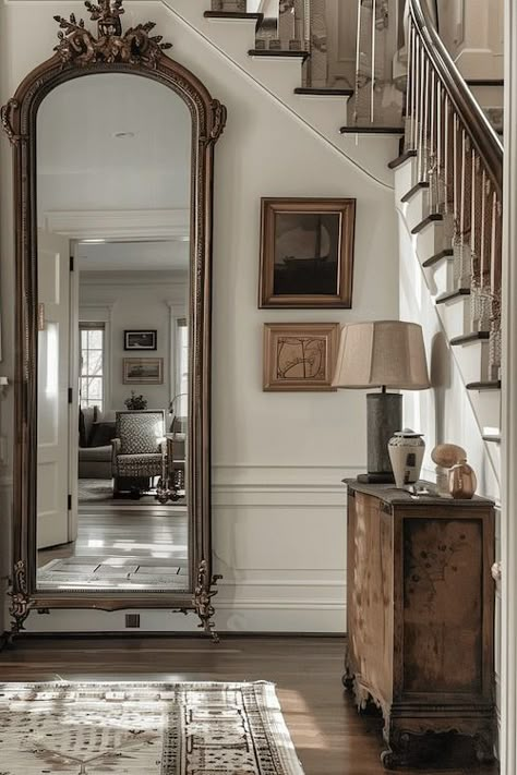 Entryway Decor Under Stairs, In Front Of Mirror Decor, House Entryway Decor, How To Decorate Top Of Stairs, Entryway Table Decor Traditional, Traditional Style Entryway, Diy Elegant Decor, White Walls Wood Furniture, New York Apartment Entryway