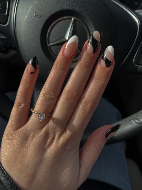 nail inspo, funky nail trends, nail idea, black and white nails, nail designs, swirly nails Nail Idea Black, Nail Inspo Funky, White Nail Inspo, Swirly Nails, Black And White Nail, Black And White Nails, Nail Idea, White Nail, Dream Nails