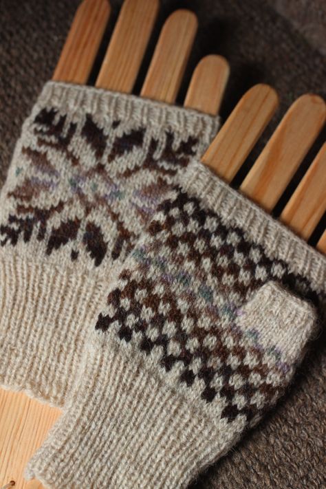 Fingerless Mittens Knit, Fingerless Mittens Pattern, Colorwork Knitting Patterns, Knitting Gloves Pattern, Fingerless Gloves Knitted Pattern, Knitted Mittens Pattern, Glove Pattern, Fair Isle Knitting Patterns, Fair Isles