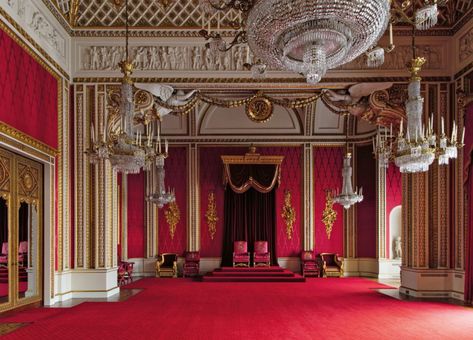 Peek Inside Buckingham Palace’s Private and Unseen Rooms - 1stdibs Introspective London Residence, London Queen, Royal Throne, Palace Interior, Castles Interior, Royal Castles, Throne Room, Royal Residence, Stately Home