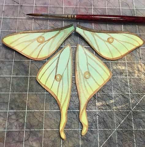 Paper Moth, Moth Art, Bug Art, Luna Moth, Paper Animals, Insect Art, Paper Crafts Origami, The Wings, Kirigami