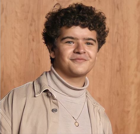 The Shrink Next Door, Stranger Things Cast, Gaten Matarazzo, Stranger Things Poster, He Is My Everything, Cast Stranger Things, You Are Cute, Millie Bobby Brown, Wearing Red