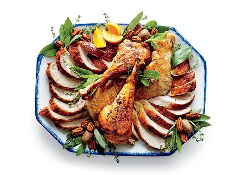 Plate Your Turkey Like a Pro | Your turkey should look as good as it tastes, even when it's all carved up. Turkey Appetizers, Thanksgiving Servings, Food Plating Techniques, Cooking Pork Chops, Smoked Turkey Breast, Thanksgiving Plates, Turkey Meatball Recipe, Cooking Jasmine Rice, Turkey Platter