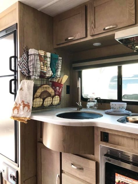 The Small Trailer Enthusiast | News & info for the small trailer enthusiast Pod Camper, Tiny Campers, Travel Trailer Ideas, Rv Remodel Ideas, Small Camper Trailers, Small Camping Trailer, Boho Chic Interior, Volkswagen T5, Camping Design