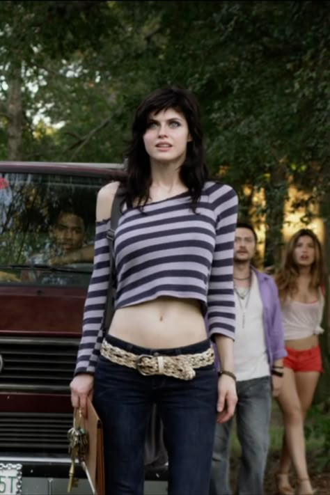 heather miller from texas chainsaw 3D Texas Chainsaw 3d, Heather Miller, Texas Chainsaw, Famous Girls, Alexandra Daddario, Good Movies To Watch, 2000s Fashion, Aesthetic Hair, Cute Fits