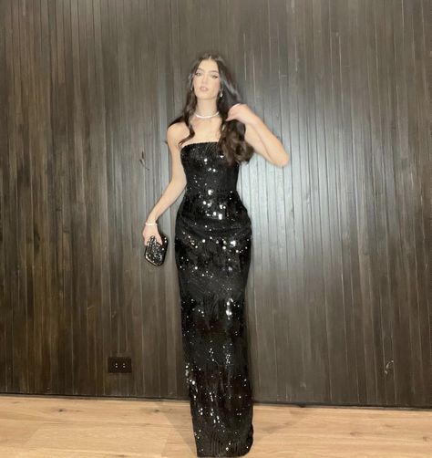 Gossip Girl Prom Dress, Gossip Girl Gowns, Gossip Girl Prom, Black Gala Dress, Kendall Jenner Dress, Girls Long Dresses, Designer Party Dresses, Girls Formal Dresses, Looks Party