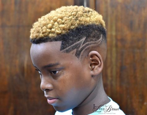 Mens Hair Designs Lines, Haircut Designs For Men Lines, Boys Haircut With Design On Side, Boys Hair Designs Lines, Lightning Bolt Hair, Black Male Hairstyles, Hair Designs For Boys, Boys Haircuts With Designs, Long Hairstyles For Men