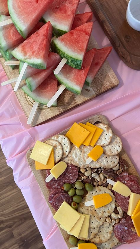 Popsicle theme party | popsicle theme baby shower | ready to pop | baby shower theme | baby shower party inspo | popsicle details | watermelon | easy charcuterie board Easy Charcuterie Board, Easy Charcuterie, Summer Baby Shower Themes, Baby Shower Party Food, Baby Shower Watermelon, Picnic Baby Showers, Baby Gender Reveal Party Decorations, Popsicle Party, Watermelon Baby