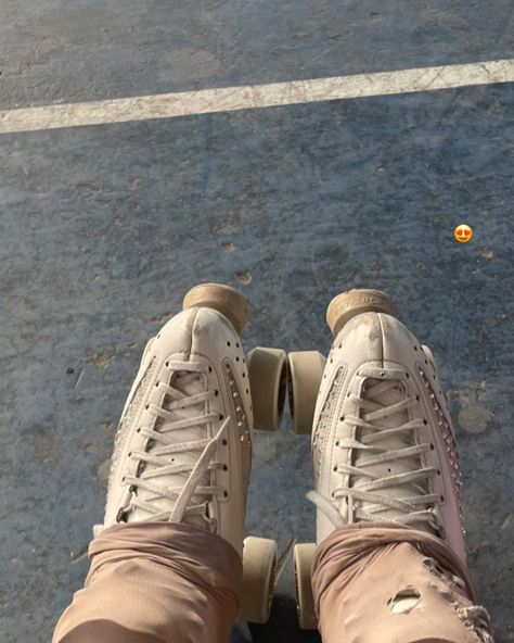 Roller Skating Competition, Artistic Roller Skating Aesthetic, Roller Skates Workout, Artistic Roller Skating, Roller Skates Vintage, Skate Aesthetic, Skate 3, Skating Aesthetic, Roller Skate Shoes