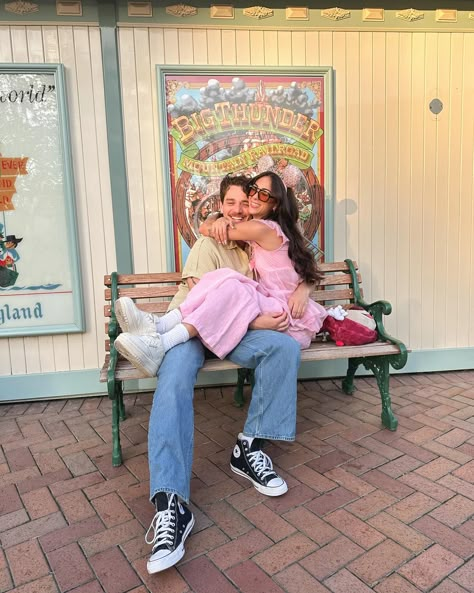 i love being a princess 🎀👑🌸🦢 #disneyland #disneyprincess #disneybound Disney Poses Ideas Couples, Couples Disney Outfits, Disneybound Couples, Disney Couple Outfits, Theme Park Fits, Disney Poses, Disney 2025, Disney Picture Ideas, Being A Princess