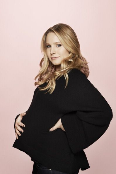 Kristen Bell Kristen Bell Style, Quotes Kristen, Kristen Bell And Dax Shepard, Bell Workout, Kristen Bell And Dax, Pregnant Mommy, Kelly Rohrbach, Bell Pictures, Pregnancy Pics