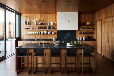 Feldman Architecture, Chic Beach House, Santa Cruz Beach, Interior Simple, Style Surf, Surf House, Emily Henderson, Charlotte Perriand, Upper Cabinets