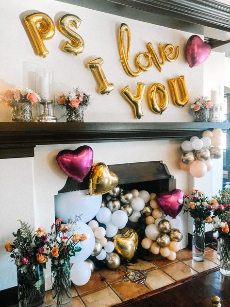 Xoxo Sign, Balloon Installation, Balloons, Valentines Day, Fireplace, Valentines, Table Decorations, Home Decor, Home Décor