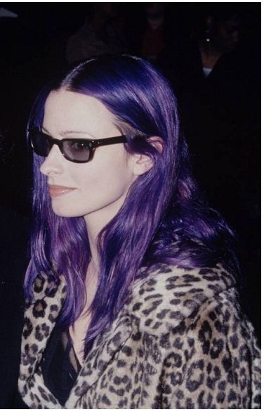 Lisa Marie Smith with purple hair Lisa Marie Smith, Dark Purple Hair, Purple Vibe, Punk Hair, Hair Inspiration Color, Grunge Hair, Purple Hair, Alternative Fashion, Bob Hairstyles