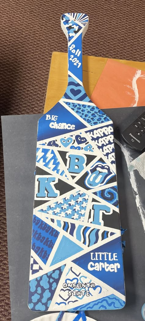 Lambda Theta Alpha Latin Sorority, Paddle Sorority Big, Fraternity Paddles, Big Little Paddles, Kappa Delta Chi, Little Gifts Sorority, Formal Cooler Ideas, Big Little Canvas, Painted Paddles