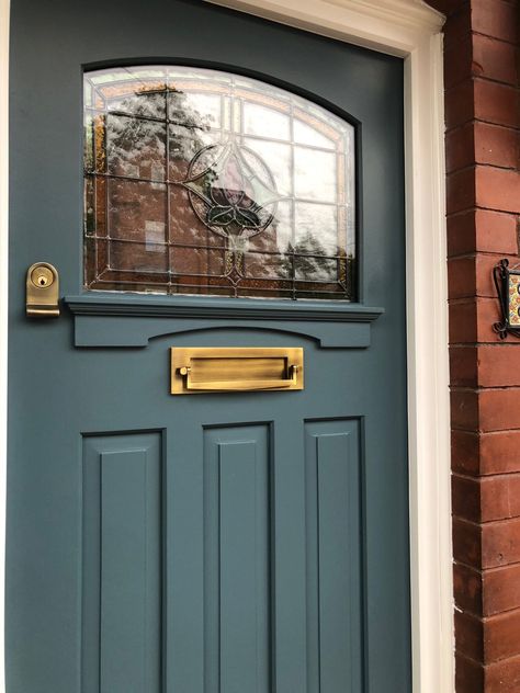 Front Doors Uk, Door Frame Molding, Traditional Front Doors, Modern Entrance Door, Front Door Styles, Period Home, Modern Entrance, Stained Glass Door, Front Door Porch