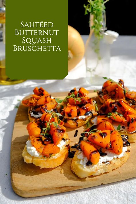 Squash Bruschetta, Appetizers For Fall, Fall Happy Hour, Sauteed Butternut Squash, Easy Thanksgiving Appetizers, Classic Bruschetta, Fall Appetizers Easy, Happy Hour Appetizers, Bruschetta Appetizer