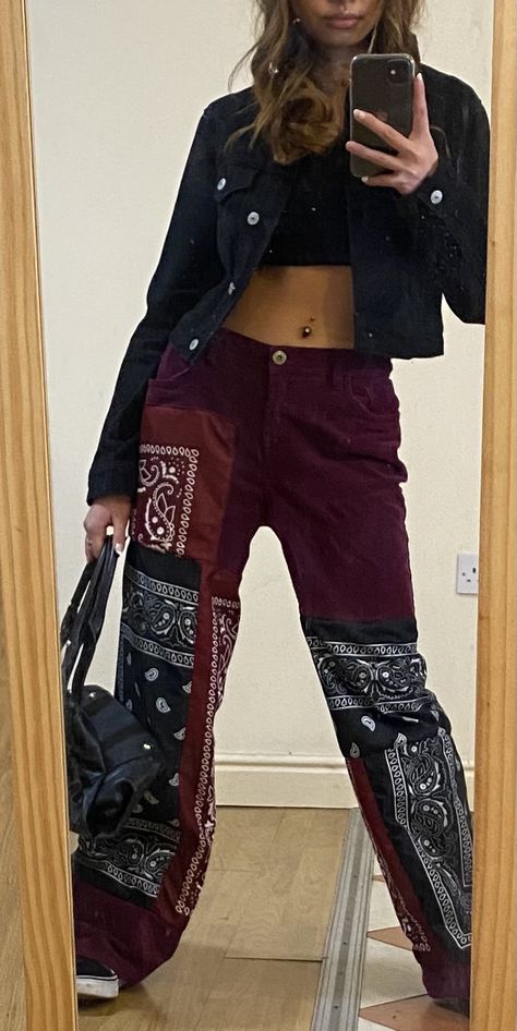 Reworked Sweatpants, Bandana Pants, Bandana Outfit, Diy Pants, Thrifty Diy, Trouser Outfit, Diy Clothes Design, Outfit Mujer, Painted Jeans