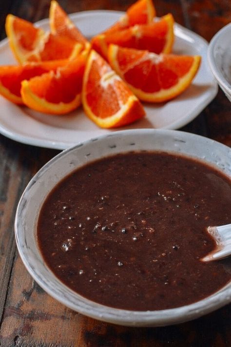 Sweet Red Bean Soup - The Woks of Life Red Bean Dessert, Banquet Food, Red Bean Soup, Wok Of Life, Woks Of Life, The Woks Of Life, Sweet Soup, Sweet Red Bean, Adzuki Beans