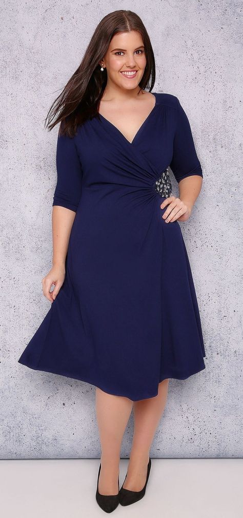 36 Plus Size Wedding Guest Dresses {with Sleeves} - Alexa Webb Hourglass Style, Nina Brown, Blue Wedding Guest Dresses, Gaun Koktail, Plus Size Wedding Guest, Easter Dresses For Toddlers, Casual Wedding Guest Dresses, Plus Size Wedding Guest Dresses, 파티 드레스