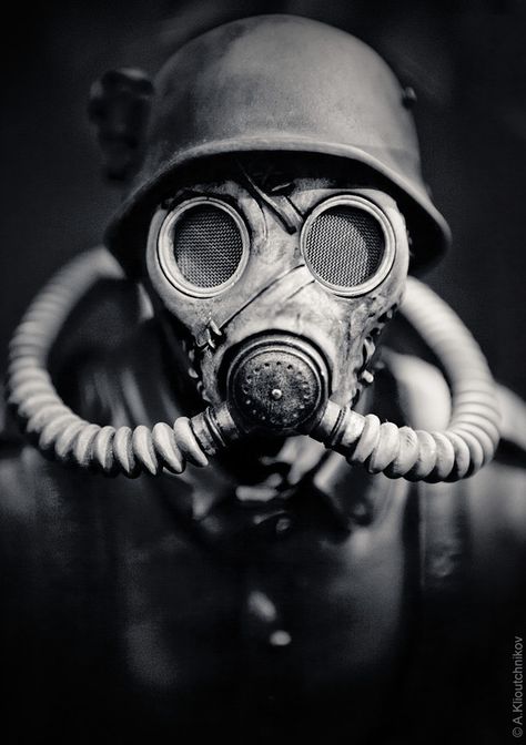 GERMAN GAS MASK Mask Photography, Gas Mask Art, Michel De Montaigne, Black And White Face, Diesel Punk, Sucker Punch, Masks Art, Gas Mask, Blade Runner