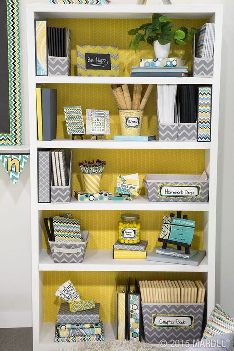 Classroom Bookshelf Makeover, Classroom Desk Organization, Yellow Classroom Decor, Teacher Bookshelf, Yellow Classroom, Desk Organization Ideas, Organization Classroom, Classroom Desk, Boys Play