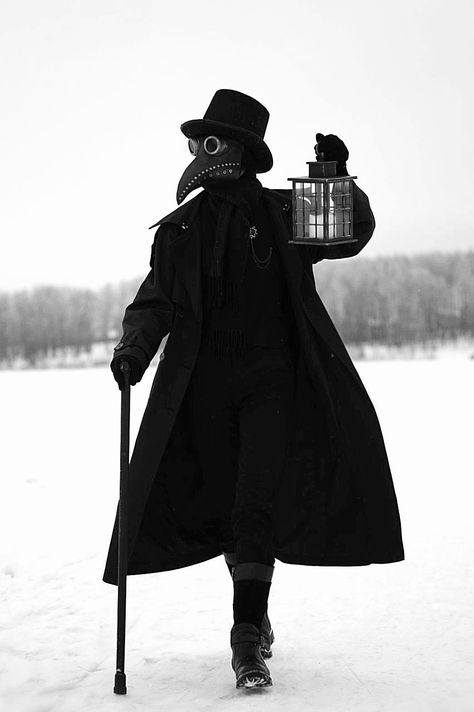 Doctor Inspired Outfit, Plague Doctor Clothes, Halloween Core Aesthetic Outfits, Hot Plauge Doctor, Plague Doctor Staff, Victorian Plague Doctor, Plague Doctor Outfits, Plaguecore Aesthetic, Plague Doctor Photoshoot