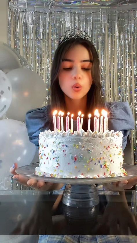 Happy Birthday Reels Video, Birthday Video Ideas Instagram, Birthday Reel Ideas, Birthday Reels Instagram Ideas, Happy Birthday Reels, Birthday Reels Instagram, Birthday Videos Aesthetic, Happy Birthday Video Ideas, Birthday Video Editing Ideas