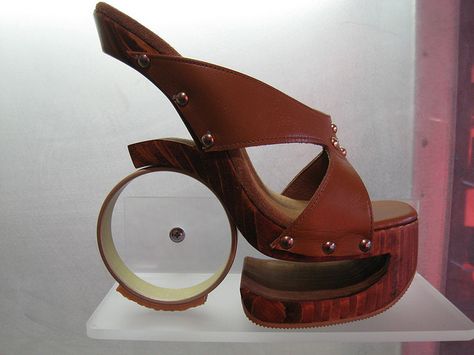 Crazy High Heels, Weird Shoes, Crazy Heels, Funny Shoes, Wood Heels, Steam Education, Creative Shoes, Shoes Unique, Ugly Shoes