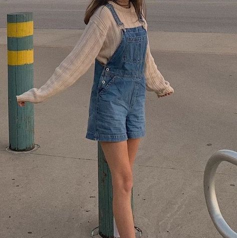 Shortalls Outfit, Overall Outfit, Overalls Outfit, Indie Outfits, Casual Style Outfits, Looks Vintage, Casual Look, Outfits Casuales, Cute Casual Outfits