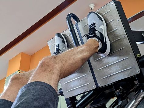 Leg Press Diy, Diy Leg Press At Home, At Home Leg Press Alternative, Leg Press Alternative At Home, Leg Press At Home, Leg Press Alternative, Diy Leg Press, Quads At Home, Wall Squat