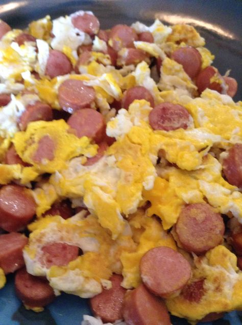 Yummy breakfast with scrambled eggs and   hot dog slices. Hot Dog And Eggs, Eggs And Hotdogs Breakfast, Hispanic Breakfast, Hot Dog Breakfast, Breakfast Hot Dog, Scrambled Egg Breakfast, Childhood Breakfast, Hawaiian Breakfast, Dog Breakfast