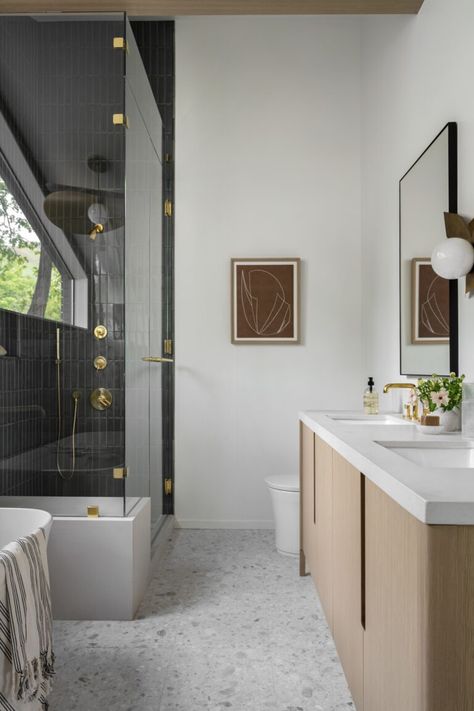 Midcentury Modern Bath Remodel - Studio McGee Midcentury Modern Master Bathrooms, Zen Bathroom Ideas, Studio Mcgee Bathroom, Mcgee Bathroom, Dream Home Makeover, Luxury Spa Bathroom, Modern Master Bath, The Mcgee Home, Mcgee Home