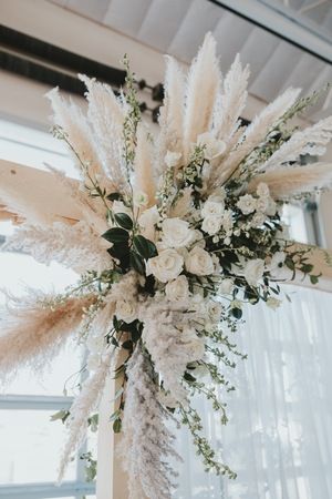 Pampas grass / white roses / greenery | add red flowers Wedding Bouquets Bride, Grass Wedding, Wedding Mood, Greenery Wedding, Wedding Deco, Flowers Wedding, Pampas Grass, Ceremony Decorations, Rose Wedding