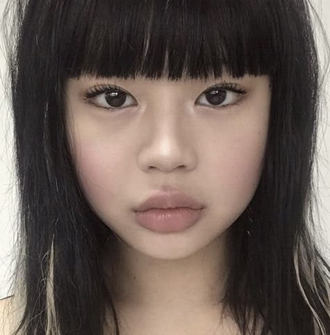 Inspo To Draw, Black Hair Bangs, Street Japan, Cute Makeup Ideas, Straight Eyebrows, Makeup Reference, Makeup Faces, Face Goals, Arched Eyebrows