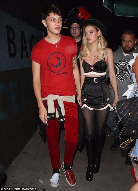 Nicola Peltz Style, Anwar Hadid, 5th Element, Faith Evans, Annual Halloween Party, Nicola Peltz, Nicolas Peltz, Killer Legs, Ariel Winter