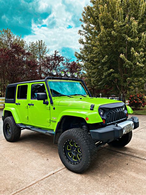 Lime Green Jeep, Jeep Wrangler Colors, Green Jeep Wrangler, Jeep Baby, Beach Jeep, Badass Jeep, Green Jeep, Vision Board Party, Jeep Wrangler Accessories