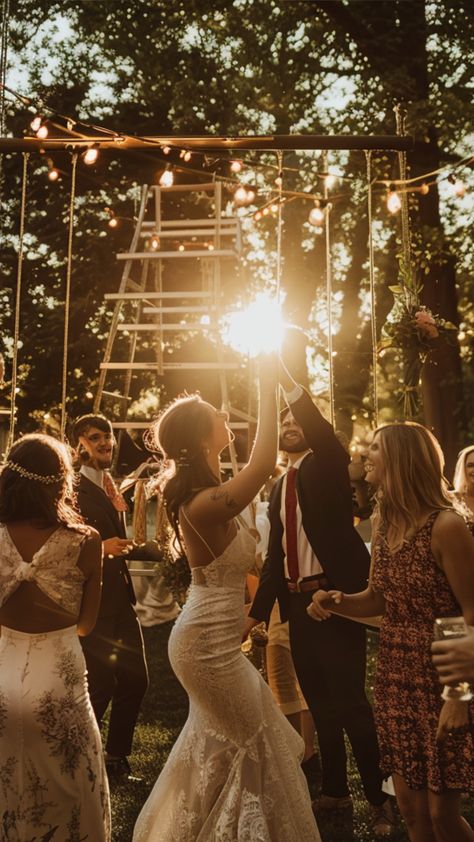 guests playing ladder toss in a wedding reception Wedding Games For Reception Outdoor, Outdoor Games Wedding, Wedding Outdoor Games, Outdoor Wedding Activities, Wedding Scavenger Hunt, Wedding Games For Reception, Wedding Lawn Games, Rave Wedding, Outdoor Wedding Games