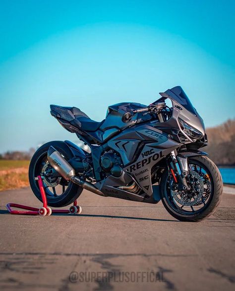 Cbr 650r, Honda Cbr650r, Bike Wallpaper, Tmax Yamaha, Cbr 600rr, Custom Sport Bikes, Race Bike, Honda Bikes, Stance Cars