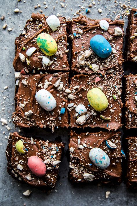 Easter Brownies, Whiskey Cake, Chocolate Cream Cheese Frosting, Chocolate Cream Cheese, No Bake Brownies, Glass Baking Dish, Easter Chocolate, Easter Dessert, Desserts To Make